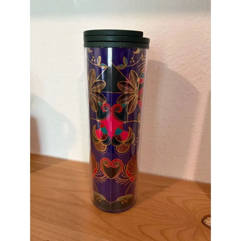 Starbucks 2022 European Christmas Wrapping Sip Cup 16oz Grande